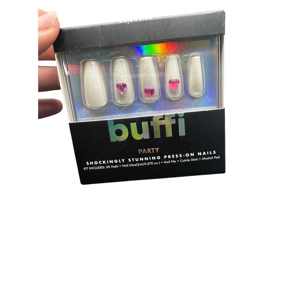 NWT Buffi Press-on Nails Light Silver & Rhinestones- Includes 30 Nails & glue.